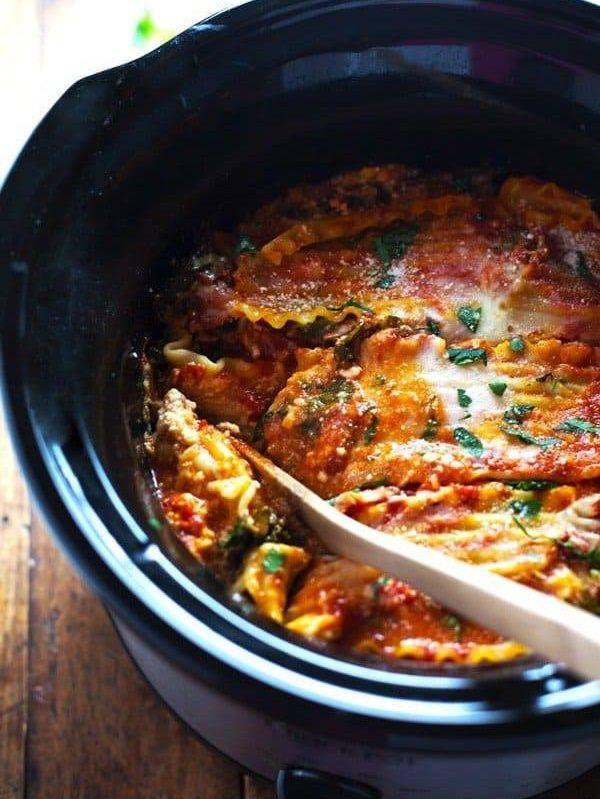 Super Easy Skinny Veggie Crockpot Lasagna - a handful of simple ingredients for a healthy family dinner. | https://belly-trim.today